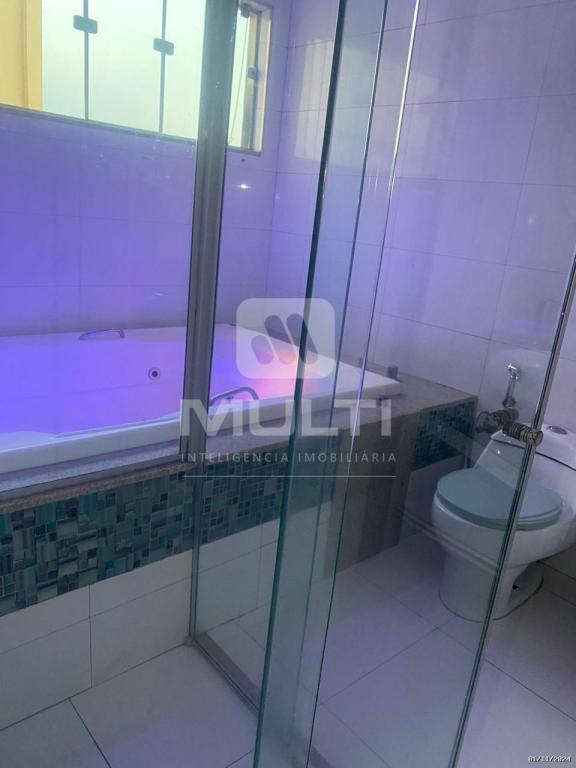 Casa à venda com 3 quartos, 320m² - Foto 21