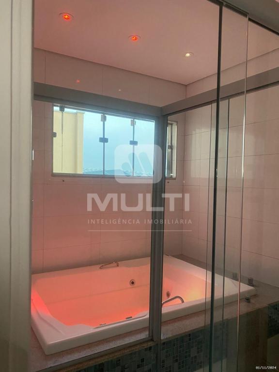 Casa à venda com 3 quartos, 320m² - Foto 22