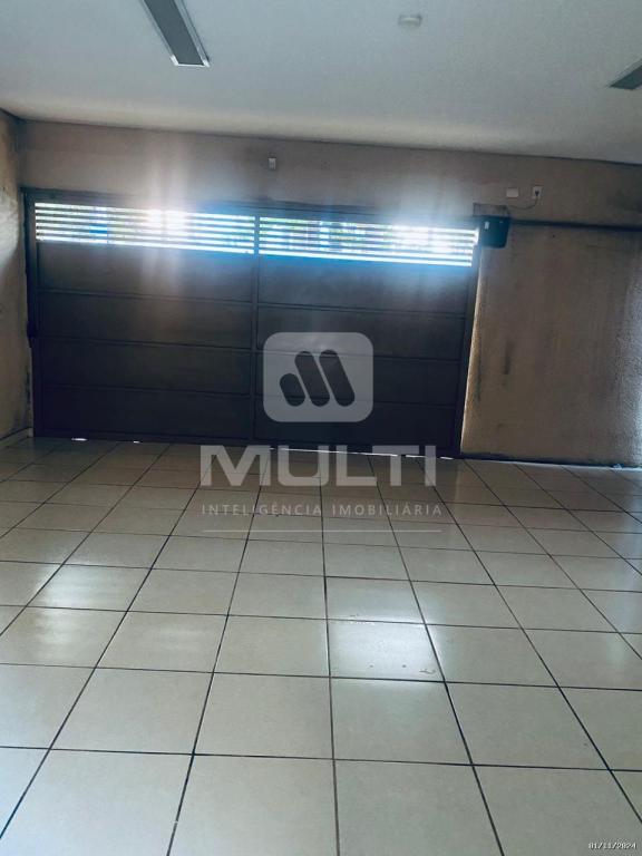 Casa à venda com 3 quartos, 320m² - Foto 36