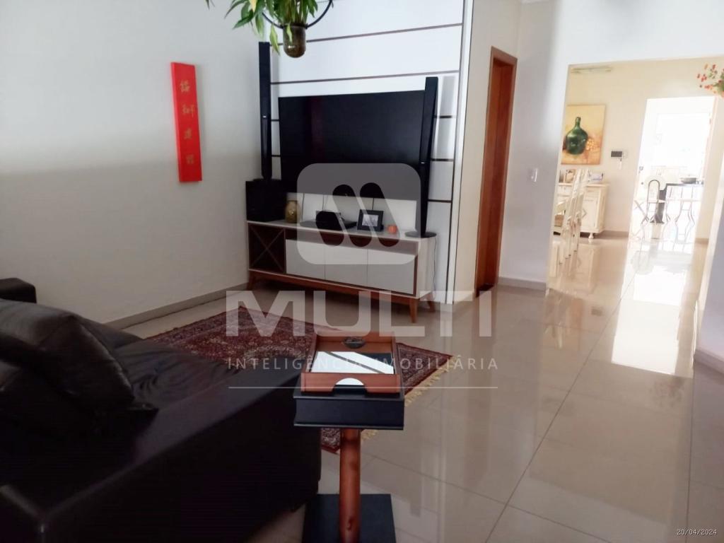 Casa, 3 quartos, 235 m² - Foto 2