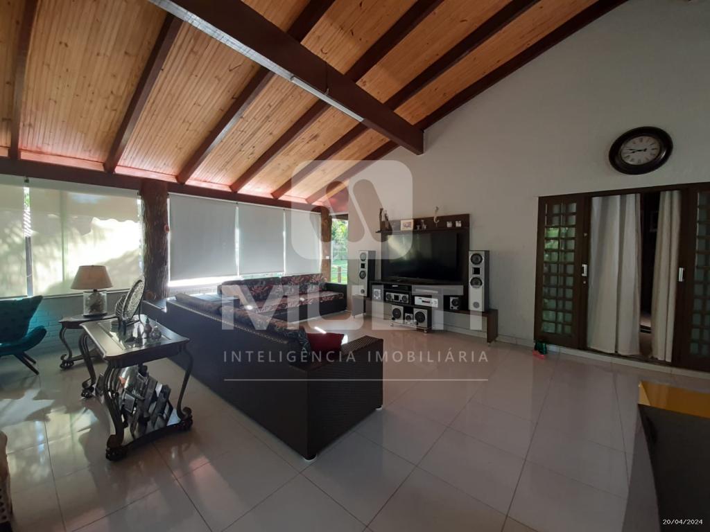 Chácara à venda com 6 quartos, 500m² - Foto 1