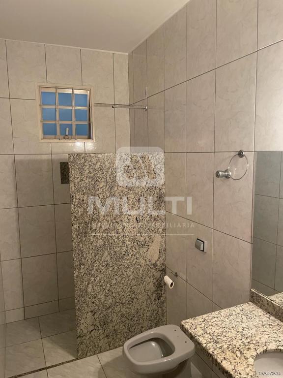 Casa à venda com 3 quartos, 221m² - Foto 3