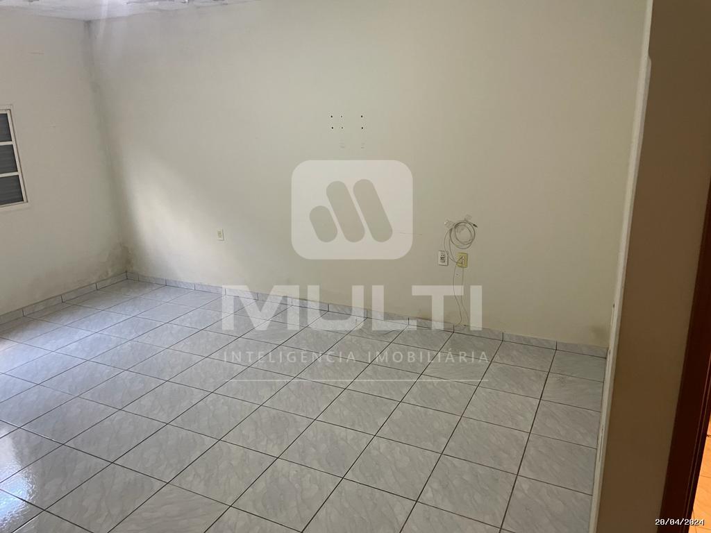 Casa à venda com 3 quartos, 221m² - Foto 4
