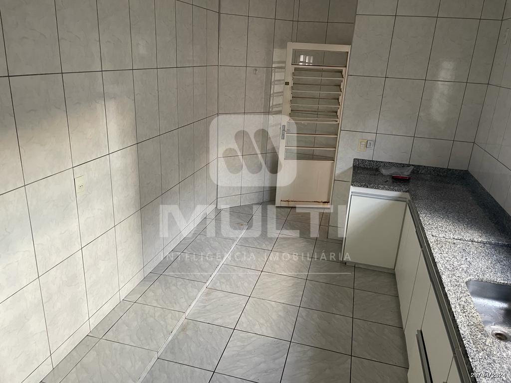 Casa à venda com 3 quartos, 221m² - Foto 5