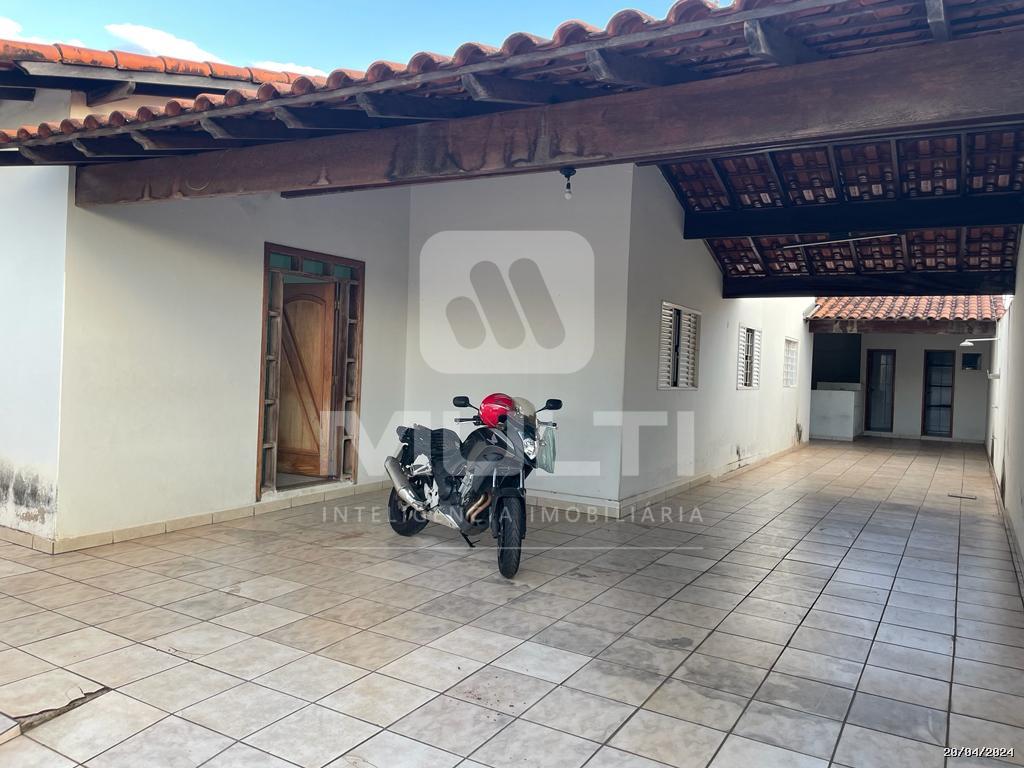 Casa à venda com 3 quartos, 221m² - Foto 8