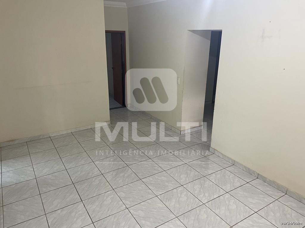Casa à venda com 3 quartos, 221m² - Foto 9