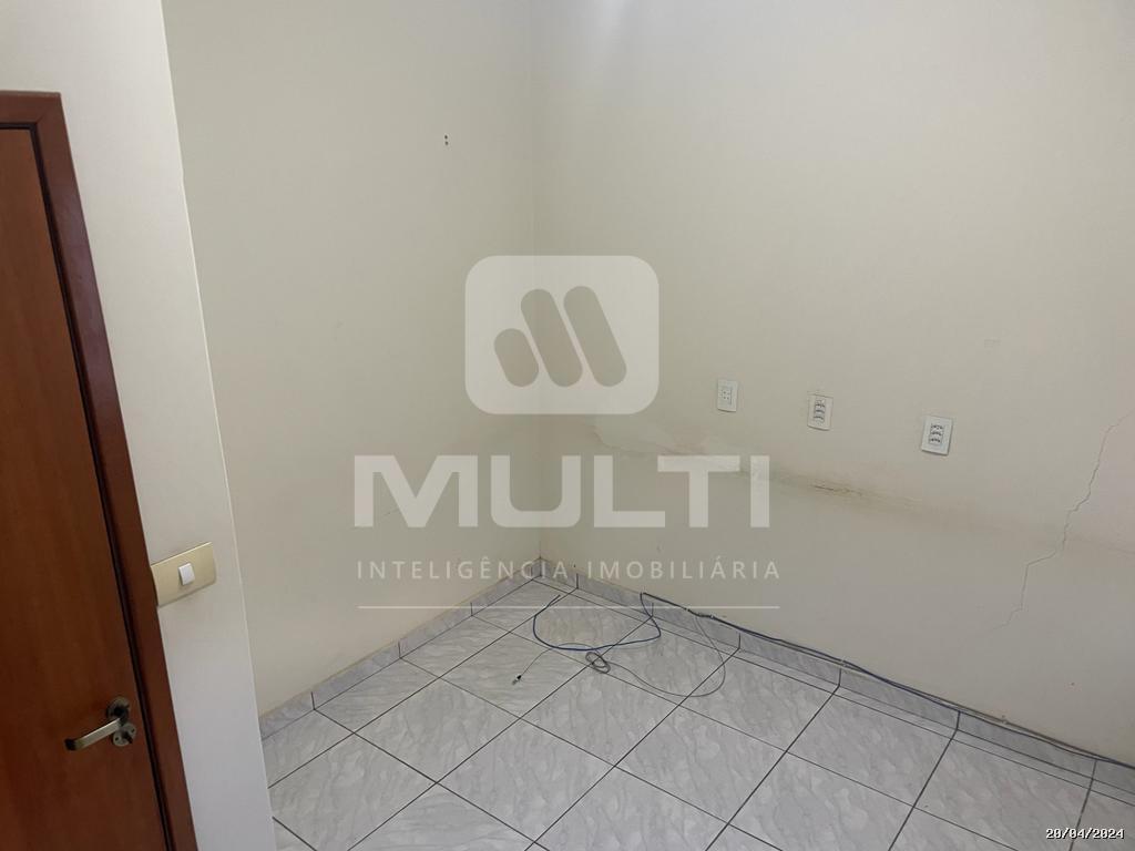 Casa à venda com 3 quartos, 221m² - Foto 10