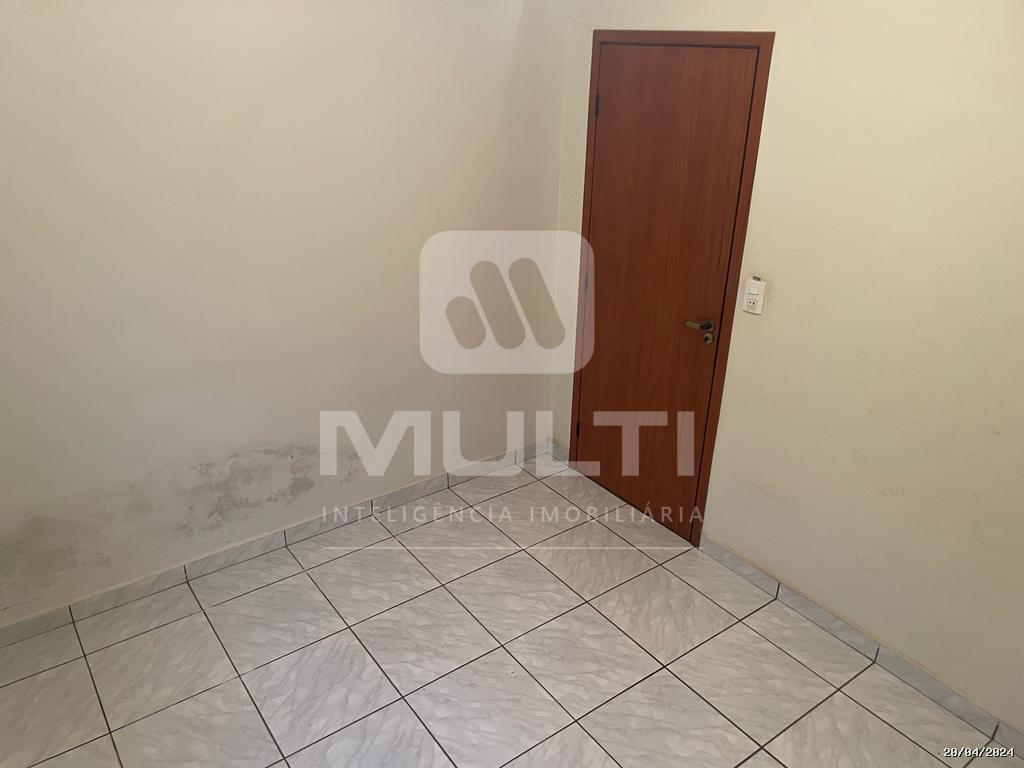 Casa à venda com 3 quartos, 221m² - Foto 13