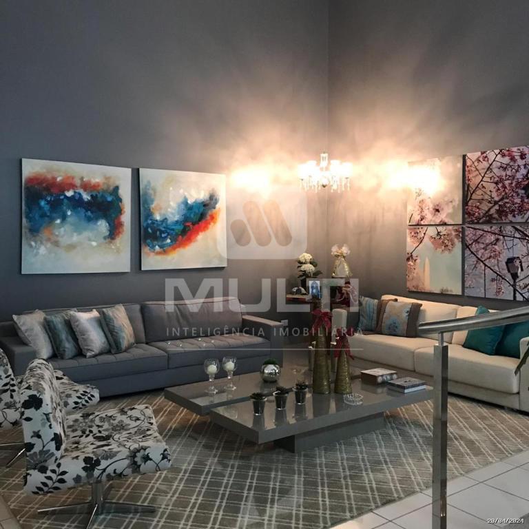 Casa, 4 quartos, 340 m² - Foto 1