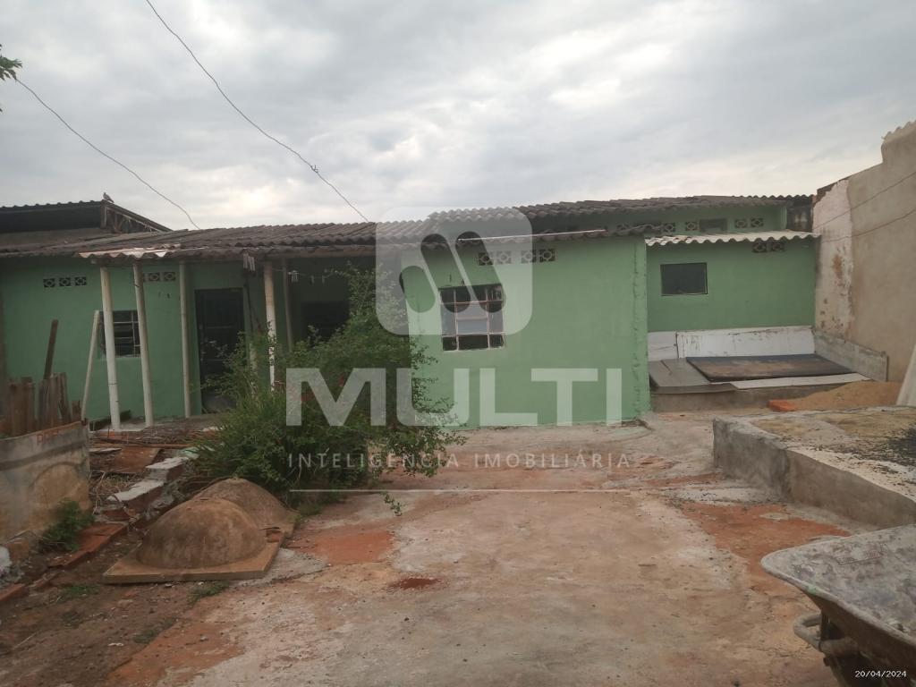 Casa à venda com 6 quartos, 220m² - Foto 6