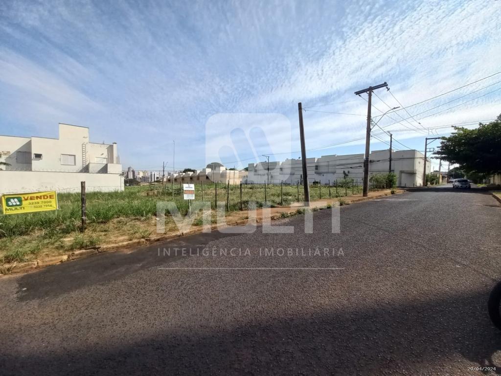 Terreno à venda com 1 quarto, 358m² - Foto 2