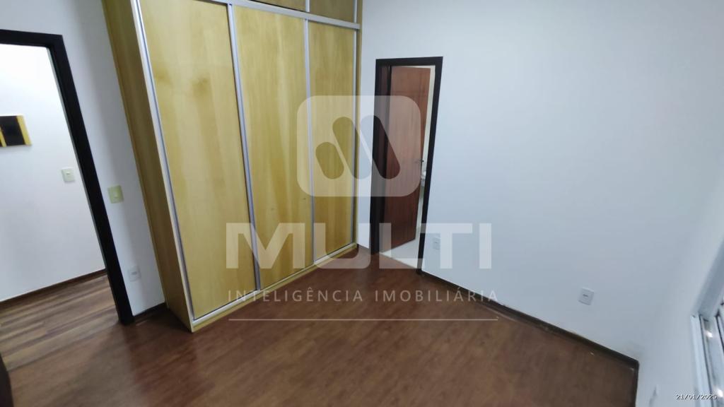 Casa à venda com 3 quartos, 180m² - Foto 11