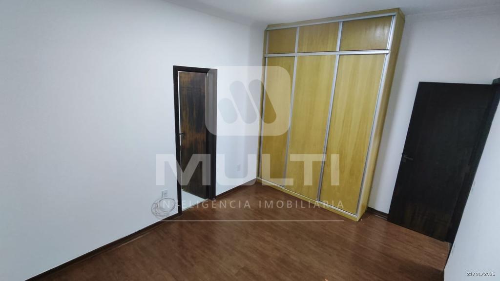 Casa à venda com 3 quartos, 180m² - Foto 15