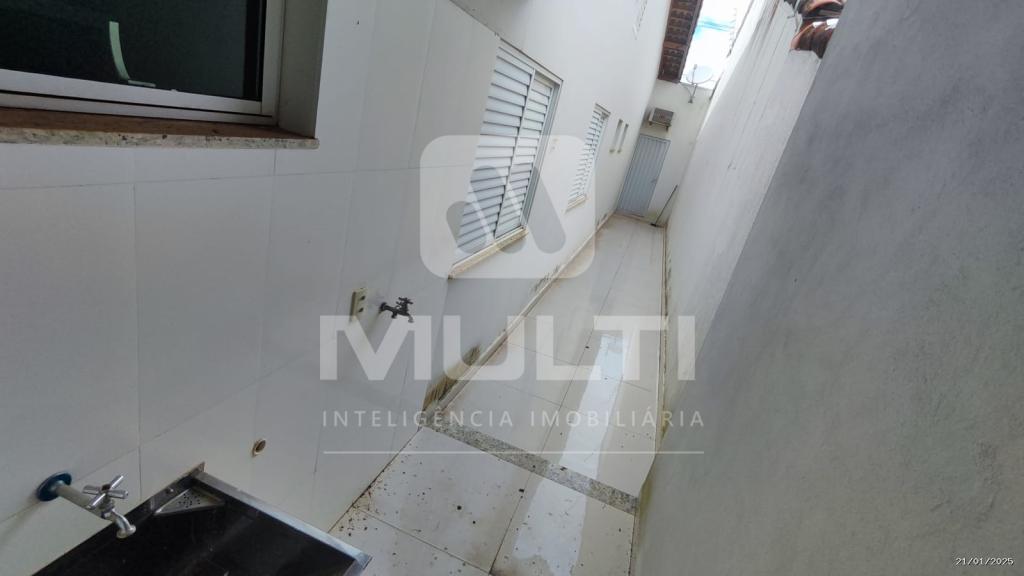 Casa à venda com 3 quartos, 180m² - Foto 16