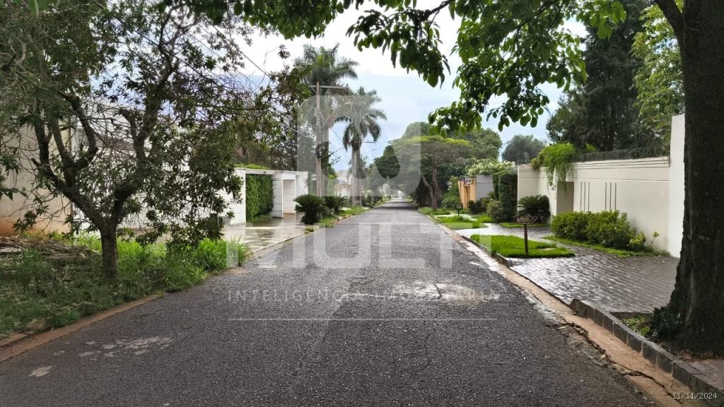 Terreno à venda com 1 quarto, 525m² - Foto 2