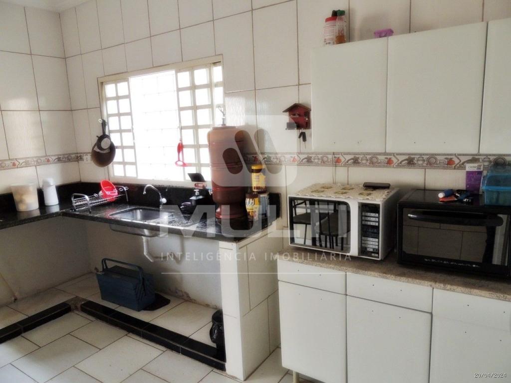Casa à venda com 3 quartos, 120m² - Foto 7