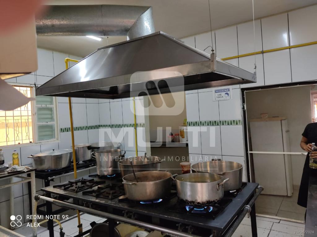 Prédio Inteiro à venda com 1 quarto, 250m² - Foto 8