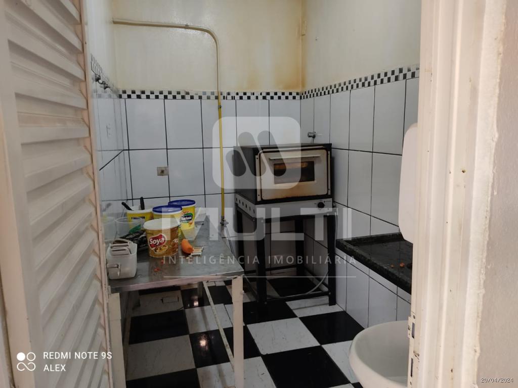 Prédio Inteiro à venda com 1 quarto, 250m² - Foto 13