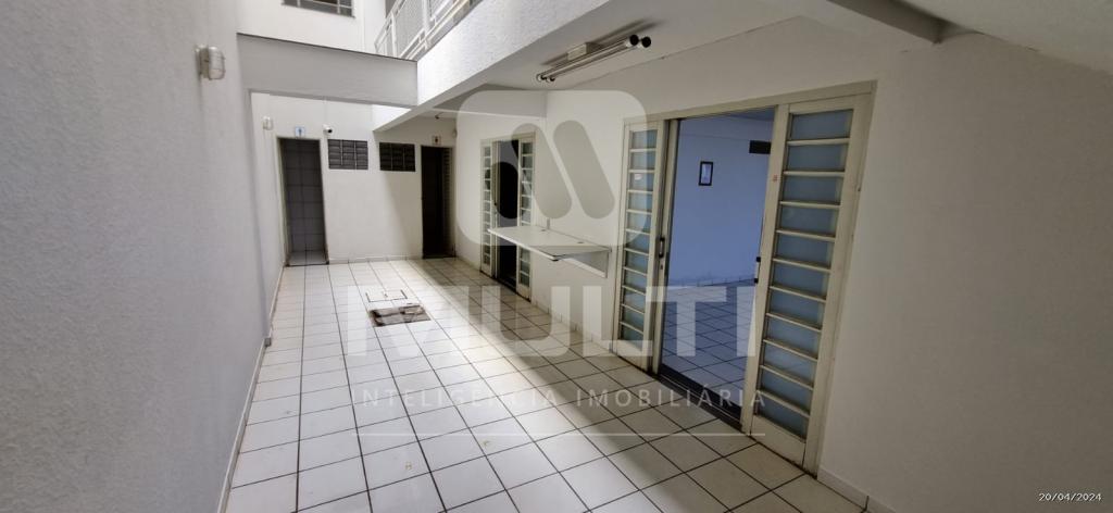 Prédio Inteiro à venda com 1 quarto, 248m² - Foto 4