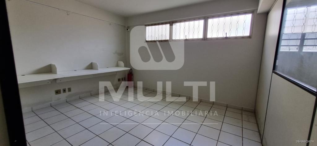 Prédio Inteiro à venda com 1 quarto, 248m² - Foto 6