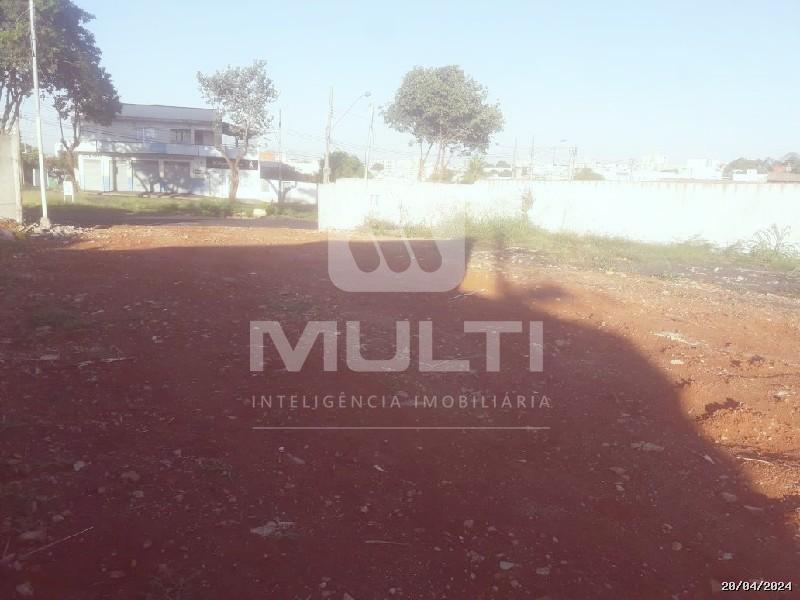 Terreno à venda com 1 quarto, 241m² - Foto 6