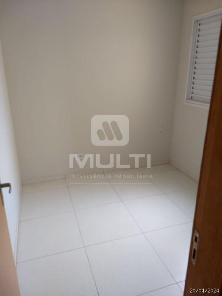 Apartamento à venda com 3 quartos, 75m² - Foto 3
