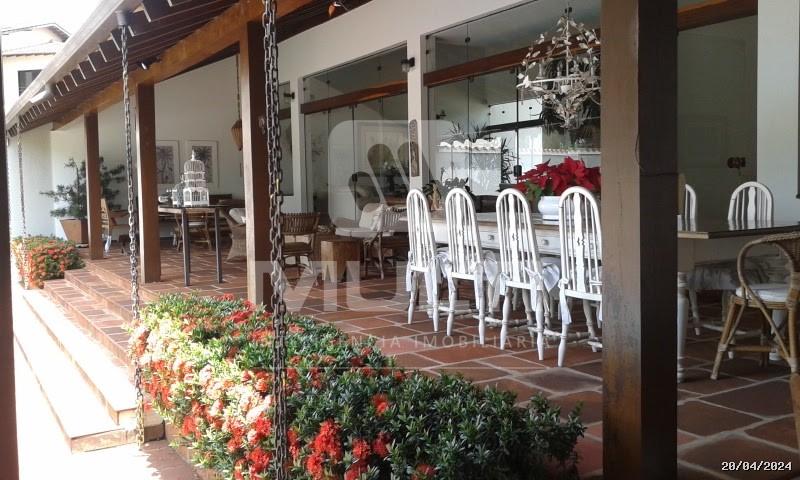 Casa à venda com 3 quartos, 436m² - Foto 2
