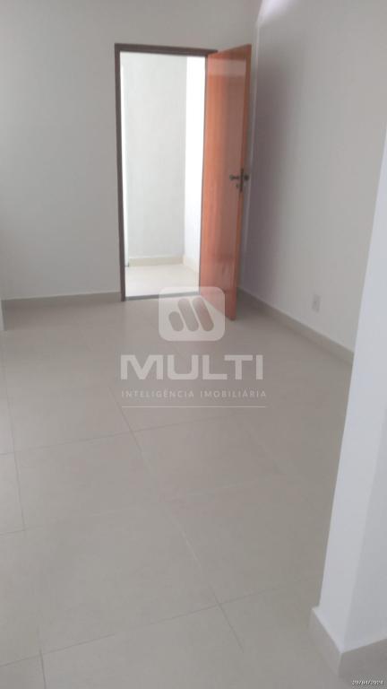 Casa à venda com 3 quartos, 110m² - Foto 2