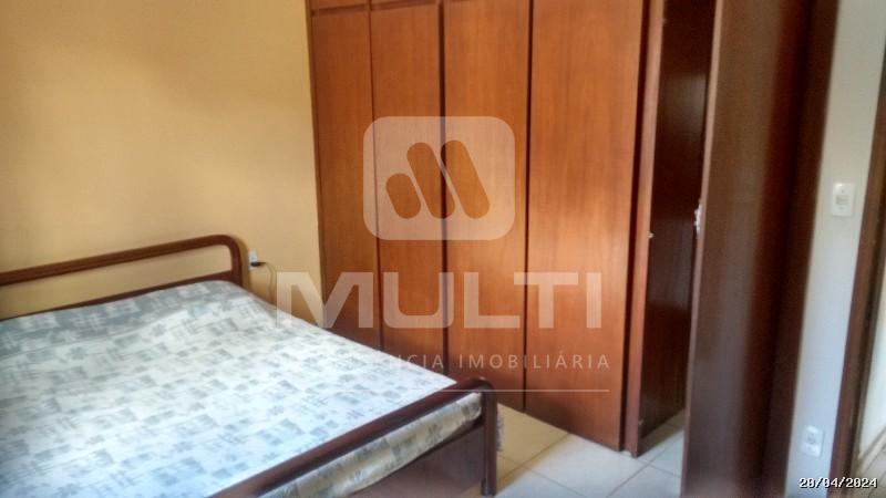 Casa à venda com 3 quartos, 195m² - Foto 3