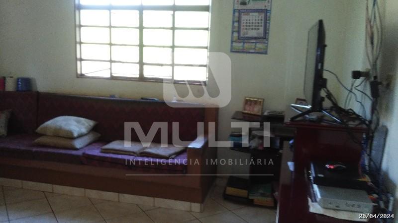 Chácara à venda com 1 quarto, 250m² - Foto 2