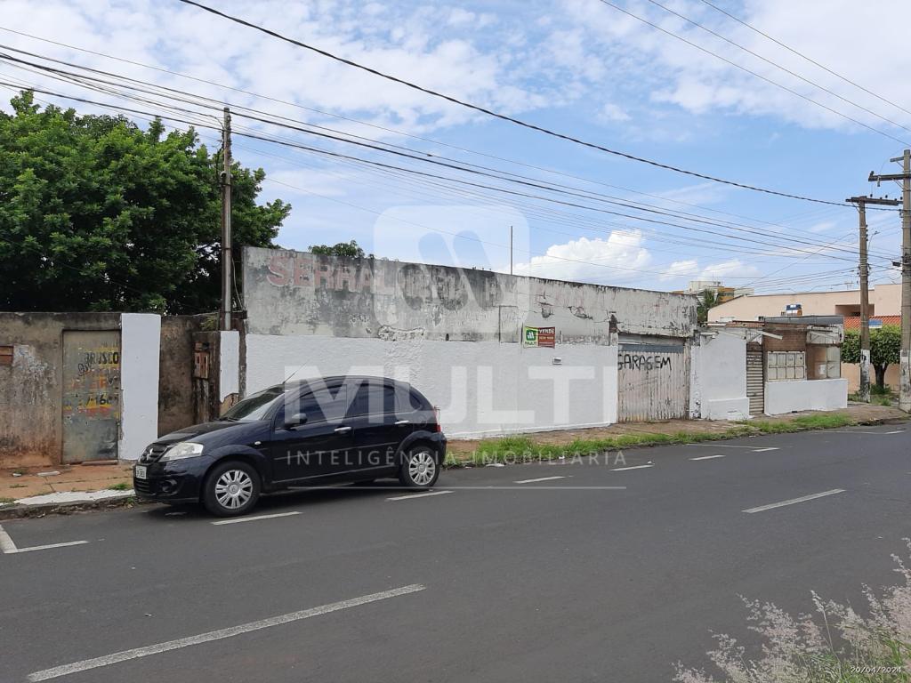 Terreno à venda com 1 quarto, 540m² - Foto 2