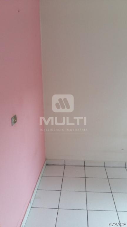 Casa à venda com 3 quartos, 110m² - Foto 1