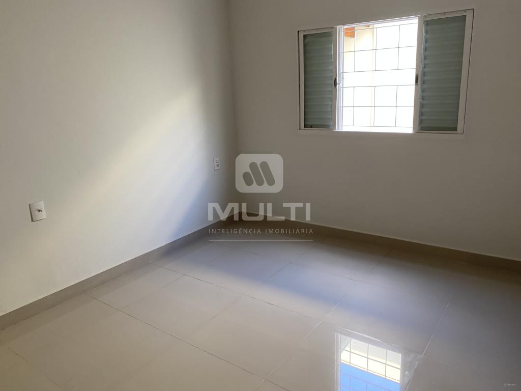 Casa à venda com 2 quartos, 120m² - Foto 4