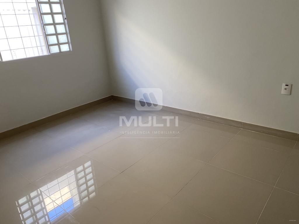 Casa à venda com 2 quartos, 120m² - Foto 8