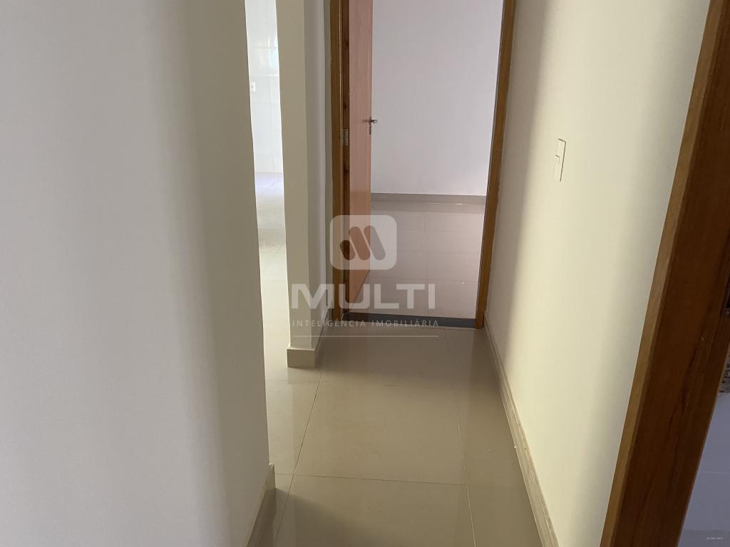 Casa à venda com 2 quartos, 120m² - Foto 9