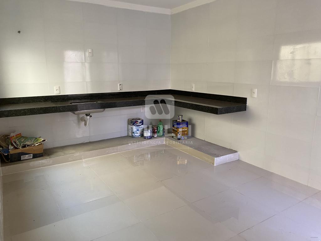 Casa à venda com 2 quartos, 120m² - Foto 11