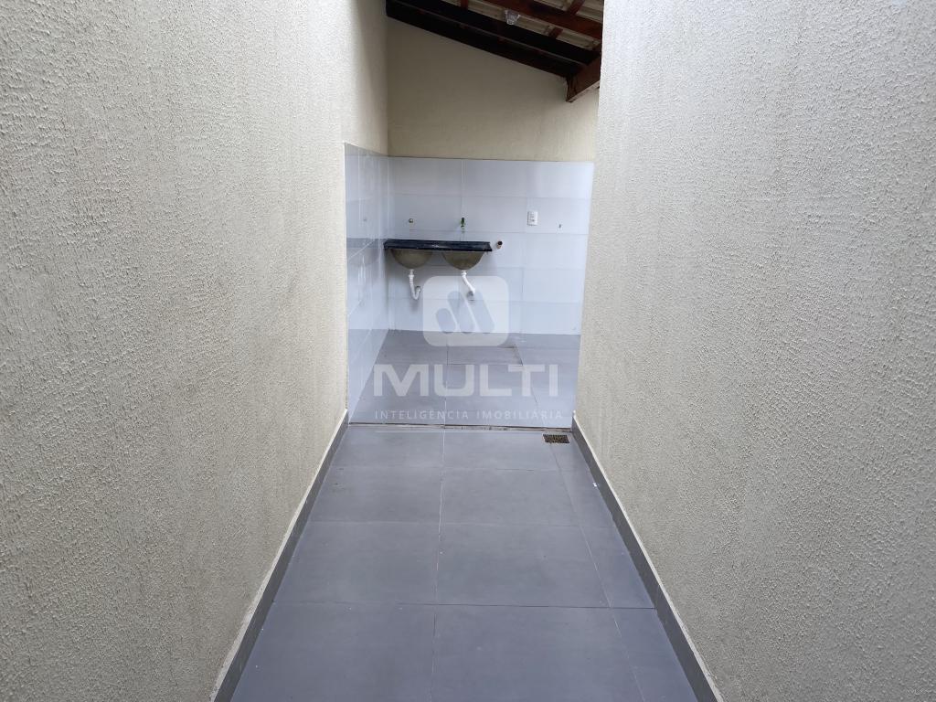 Casa à venda com 2 quartos, 120m² - Foto 12