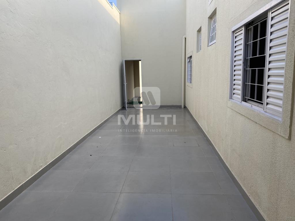 Casa à venda com 2 quartos, 120m² - Foto 13