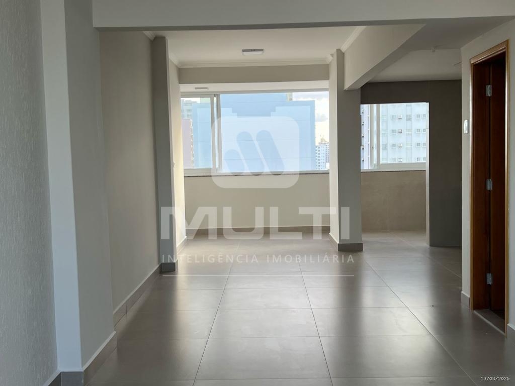 Apartamento à venda com 3 quartos, 130m² - Foto 3
