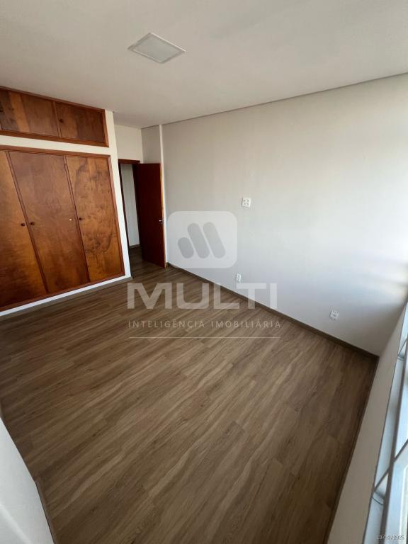 Apartamento à venda com 3 quartos, 130m² - Foto 15