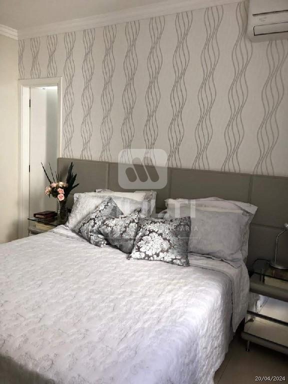 Casa à venda com 4 quartos, 375m² - Foto 8