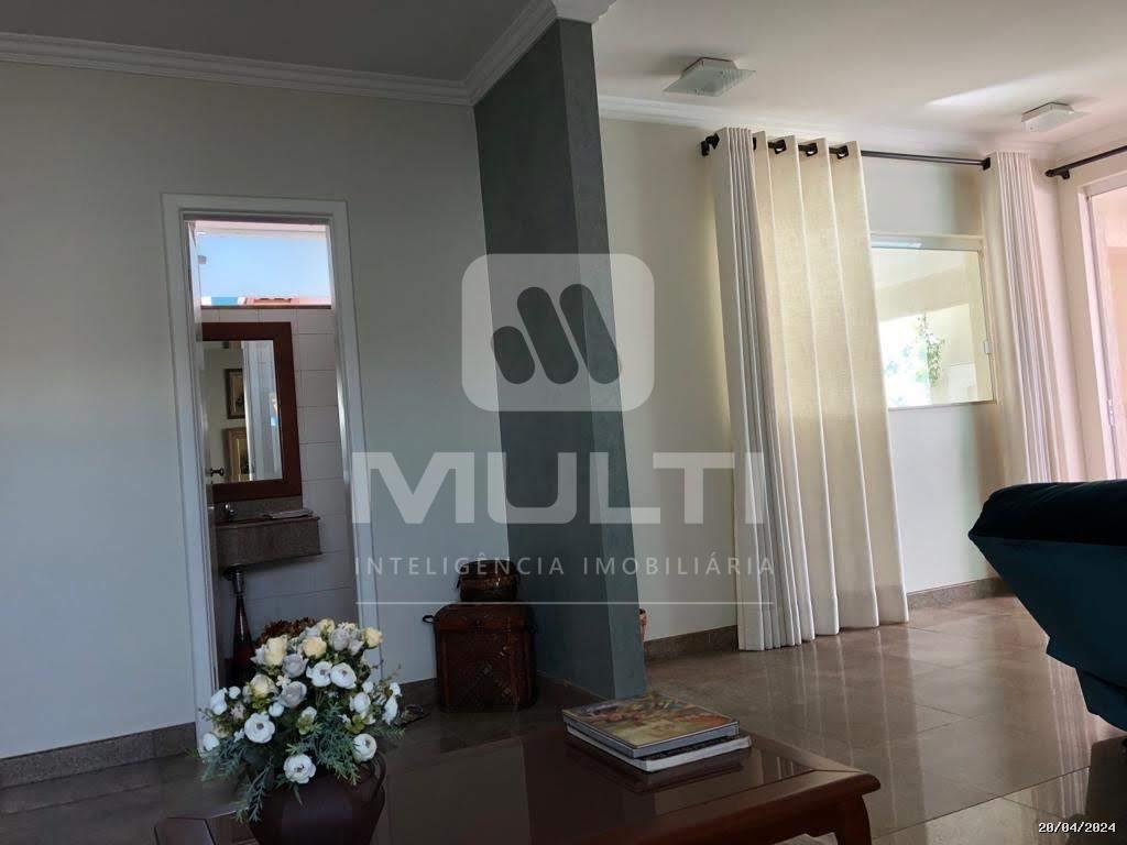 Casa à venda com 4 quartos, 375m² - Foto 17