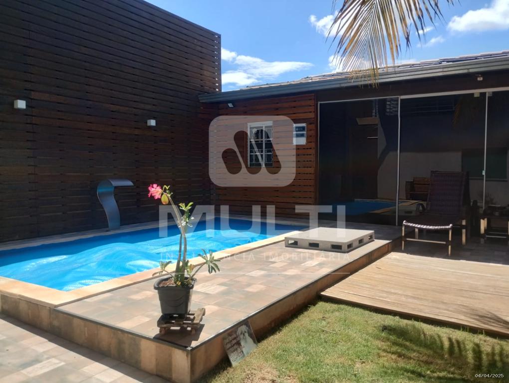 Casa, 3 quartos, 303 m² - Foto 1