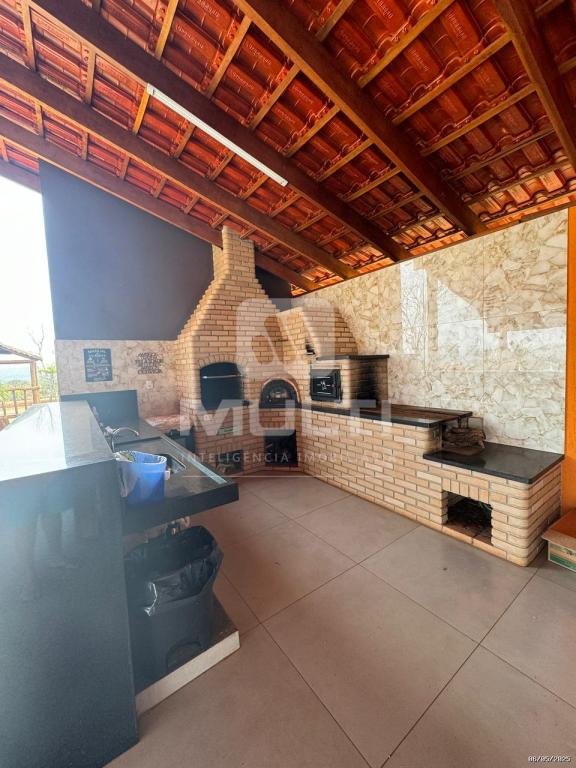 Chácara à venda com 4 quartos, 600m² - Foto 4