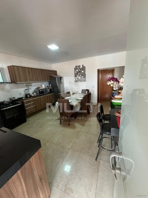 Chácara à venda com 4 quartos, 600m² - Foto 10