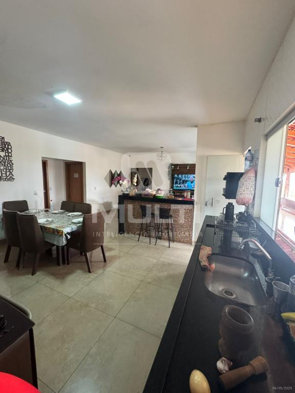 Chácara à venda com 4 quartos, 600m² - Foto 11