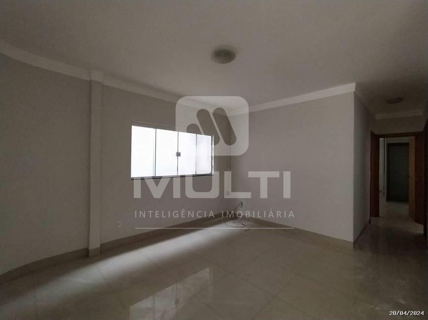 Casa, 3 quartos, 200 m² - Foto 1