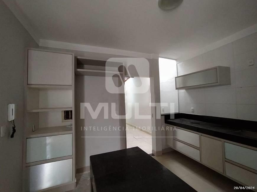 Casa, 3 quartos, 200 m² - Foto 3