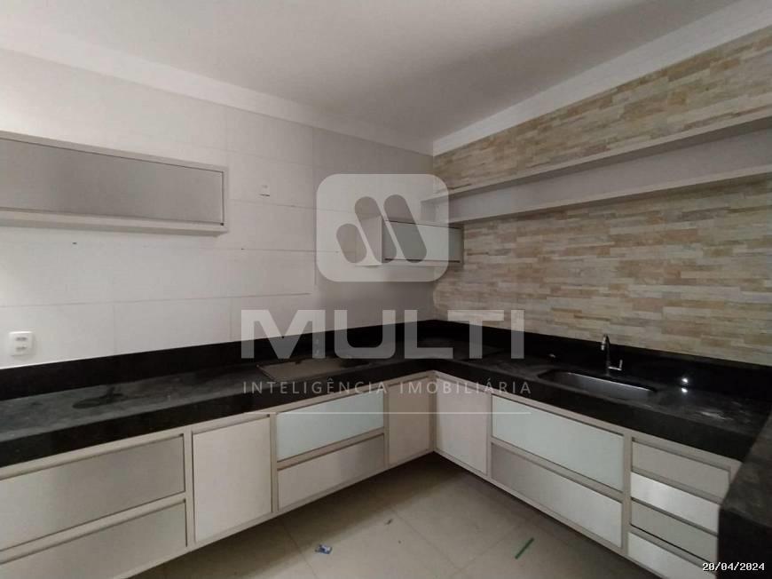 Casa, 3 quartos, 200 m² - Foto 4