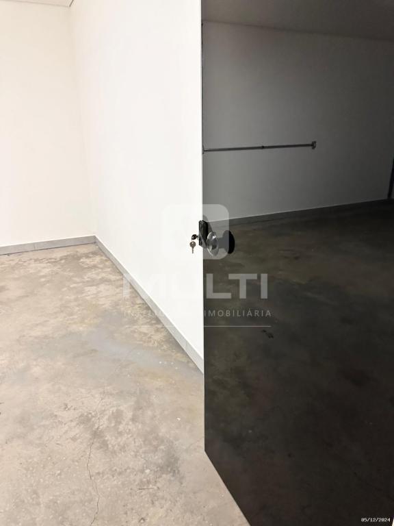 Depósito-Galpão-Armazém à venda com 1 quarto, 466m² - Foto 2